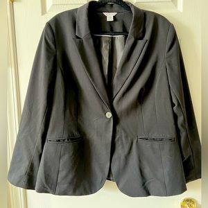 Liz Claiborne Black Blazer - Size 18